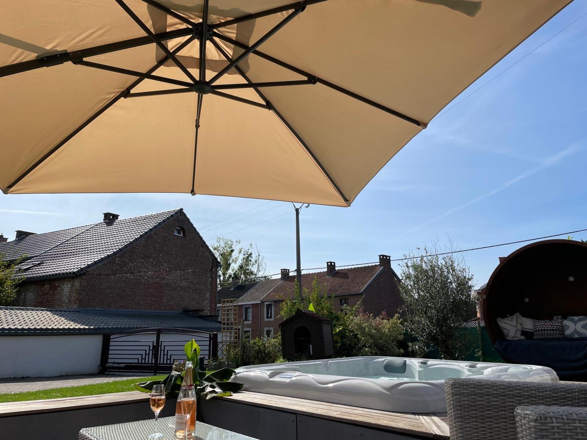 La Couette Du Voyageur Bed & Breakfast Wanze ภายนอก รูปภาพ